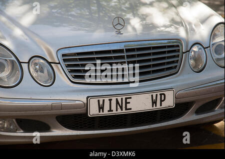 Auf ein Luxusauto südafrikanische Wein Nummernschild Stockfoto