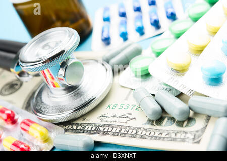Medizin und Geld Stockfoto