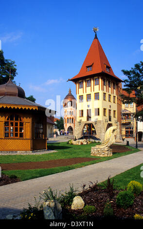 Die Stadt Platz "Nadvorie Autor" (Courtyard of Europe) in Komárno, Slowakei. Stockfoto