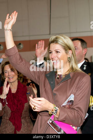 Prinzessin Maxima der Niederlande besucht eine Präsentation des Buches "Eine Welt ohne Gebärmutterhalskrebs" in Leiden, Niederlande, 26. Februar 2013. Foto: Albert Nieboer/RPE/Niederlande Stockfoto