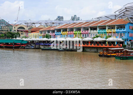 Clarke Schlüssel, Boot Schlüssel, bunte Unterhaltung Distict, Restaurants, Bars, Diskothek Bereich, Riverwalk, Zentralbereich Nacht Leben, Singapur Stockfoto