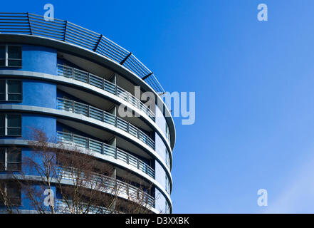 Moderne Wohnungen. Woking, Surrey, UK. Stockfoto