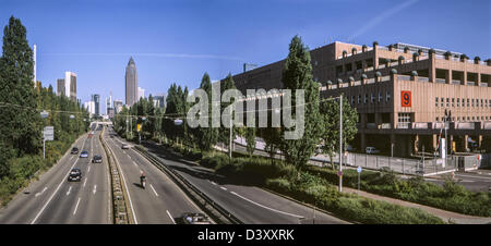 Blick auf Messegelände Frankfurt Am Main, Deutschland, Messeturm Stockfoto