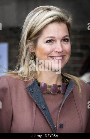 Prinzessin Maxima der Niederlande besucht für eine Präsentation des Buches "Eine Welt ohne Gebärmutterhalskrebs" in Leiden, Niederlande, 26. Februar 2013. Foto: Patrick van Katwijk / Niederlande und Frankreich, Stockfoto