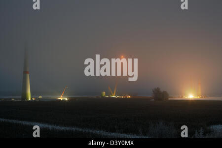 Alt-Bork, Deutschland-Website eines Windparks am Abend des ENERCON Stockfoto