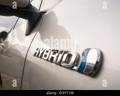 Ein Toyota Aura ein Hybrid Synergie Drive Auto. Stockfoto