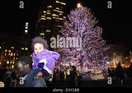 Weihnachtsbaum-Beleuchtung in New Haven CT USA Stockfoto