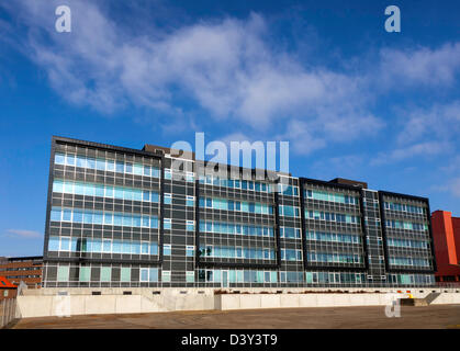 Moderne Häuser im Dokken Teil des Hafens in Esbjerg, Dänemark Stockfoto