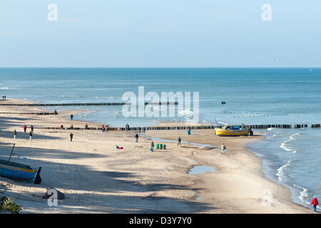 Rewahl, Polen, am Strand auf die Fischerboote kommen Rewahl Stockfoto