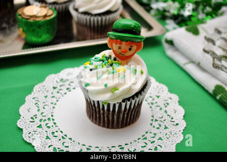 Glücklichen irischen CupCake Stockfoto