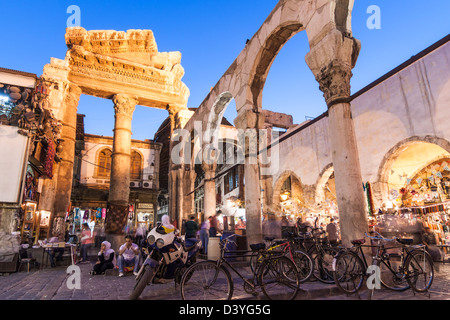 Reste der römischen Jupitertempel am Eingang des Souq Al-Hamidiyah. Damaskus, Syrien Stockfoto