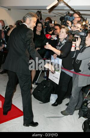 Baden-Baden, Deutschland. 26. Februar 2013. George Clooney besucht den deutschen Medienpreis (Deutscher Medienpreis) in Baden-Baden, Deutschland, am 26. Februar 2013. Clooney wird für sein humanitäres Engagement ausgezeichnet... Bildnachweis: Dpa Picture Alliance / Alamy Live News Stockfoto