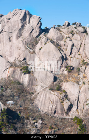 Steile Treppe in Huangshan, gelben Berg, China Stockfoto