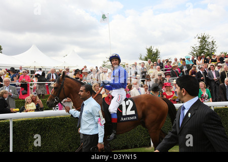 Jockey Frankie Dettori in der Gewinner-Gehäuse auf dem Goodwood Racecourse am 29. Juli 2010. Stockfoto