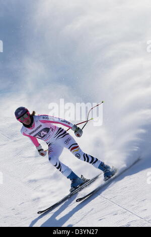 Garmisch-Partenkirchen, Deutschland. 27. Februar 2013. Garmisch, Deutschland. 27. Februar 2013. Deutscher Skirennläufer Maria Hoefl-Riesch geht hangabwärts Abfahrtstraining Tagung der Frauen bei der alpinen Ski WM Garmisch-Partenkirchen.  Foto: STEPHAN JANSEN/Dpa/Alamy Live News/Dpa/Alamy Live News/Dpa/Alamy Live News Stockfoto