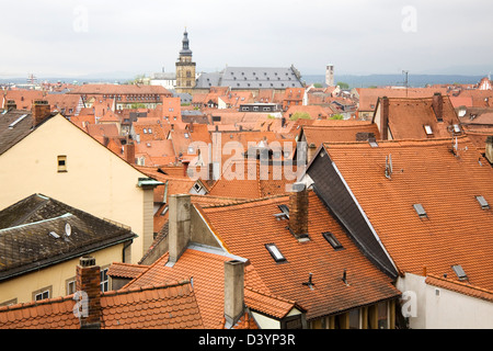 Die roten Ziegel-Dächer von Bamberg, Deutschland. Stockfoto