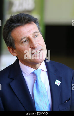 Glasgow, Vereinigtes Königreich. 27. Februar 2013.  Seb Coe besucht Shawlands Academy Glasgow Glasgow Bewerbung für 2018-Jugend-Olympischen Spiele (YOG) als Teil des London 2012 Vermächtnis zu unterstützen. Bildnachweis: ALAN OLIVER / Alamy Live News Stockfoto