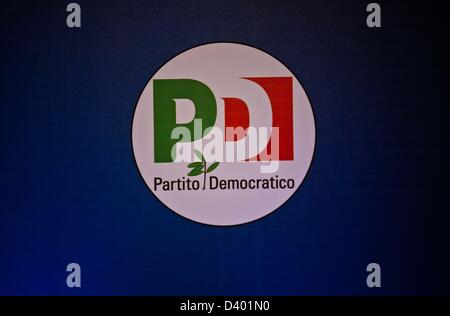 Rom, Italien. 26. Februar 2013 Logo von der Mitte-Links-Partei Partito Democratico, deren wichtigste Kandidat Pier Luigi Bersani ist. Stockfoto