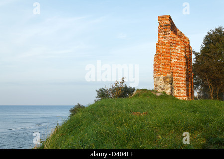 Hoff auf der Ostsee, Polen, Ruinen der St.-Nikolaus-Kirche Stockfoto