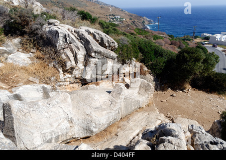 Kouros von Apollon legt in einer antiken Marmor-Steinbruch in der Nähe der Küste Dorf Apollonas verlassenen. Naxos-Cyclades-Griechenland Stockfoto