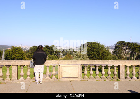 Touristen genießen die Sicht von San Francisco aus dem Palast der Ehrenlegion Stockfoto