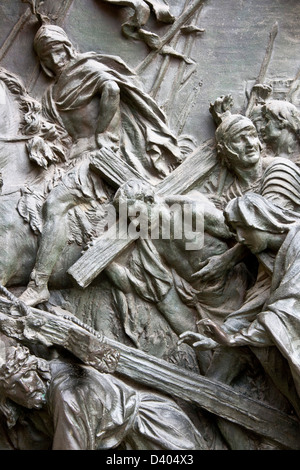 Bronzerelief Skulptur Panel Darstellung Christi Leben am Mailänder Dom Türen Mailand Lombardei Italien Europa Stockfoto