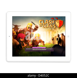 Die beliebte kostenlose Spiel Kampf der Clans spielen auf eine 4. Generation iPad Stockfoto