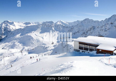 Ski-Szene in den alpinen Ferienort Arosa, Alpen, Schweiz Europa Stockfoto