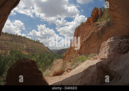 Blick vom Alkoven House am Bandelier National Monument Stockfoto