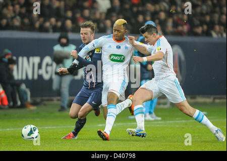 Parc des Princes, Paris, Frankreich. 27. Februar 2013. Fußball, Französisch-Cup. Paris Saint-Germain Vs Olympique de Marseille (2: 0). David Beckham (PSG), Jordan Ayew (OM) und Joseph Barton (OM). Foto Frederic Augendre/Alamy Live-Nachrichten Stockfoto