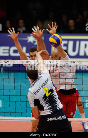 Latina, Italien. 27. Februar 2013.  Rauwerdink Jeroen in Aktion während der CEV Volleyball Cup Finale 1. Etappe zwischen Andreoli Latina und Halkbank Ankara von der Palabianchini Hall in Latina. Bildnachweis: Aktion Plus Sportbilder / Alamy Live News Stockfoto