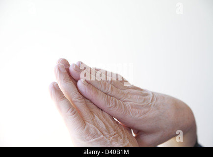 ein 70 Jahre alten Mann Hände Stockfoto