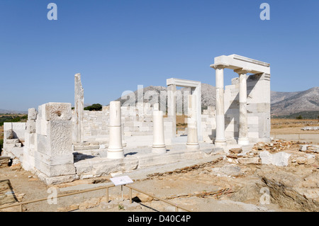 Naxos. Griechenland. Teilrestauriert 6. Jahrhundert BC Tempel der Demeter befindet sich in der Nähe der Stadt Ano Sangri auf der Insel Naxos. Stockfoto