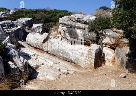 Kouros von Apollon legt in einer antiken Marmor-Steinbruch in der Nähe der Küste Dorf Apollonas verlassenen. Naxos-Cyclades-Griechenland Stockfoto