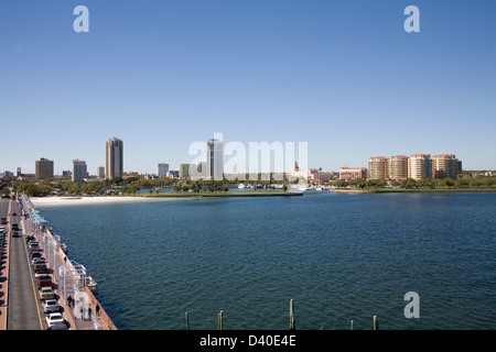 St.Petersburg Florida USA Blick über Bucht in Richtung Norden Yacht Basin Marina Vinoy Park von Aussichtsplattform hoch über pier Stockfoto
