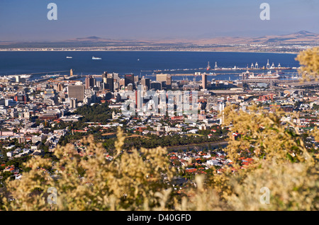 Blick von der Seilbahn-Talstation über die Cit von Cape Town, Südafrika Stockfoto