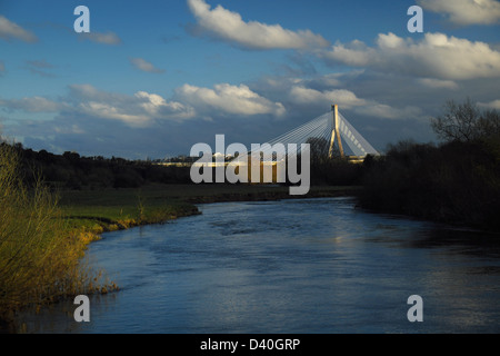 Fluss Boyne Suspension Maut Brücke Drogheda, Irland Stockfoto