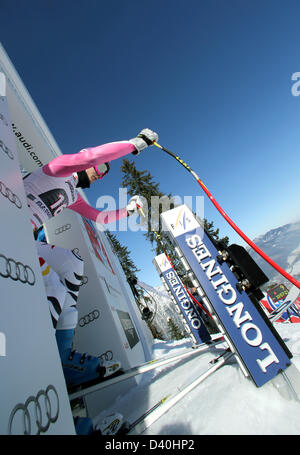 Garmisch-Partenkirchen, Deutschland. 28. Februar 2013. Deutscher Skirennläufer Maria Hoefl-Riesch gesehen am Anfang bei den Frauen downhill Training im alpinen Skiweltcup.  Foto: STEPHAN JANSEN/Dpa/Alamy Live News Stockfoto