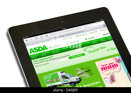 Lebensmittel online-shopping auf der ASDA-Website mit einer 4. Generation des Apple iPad Stockfoto