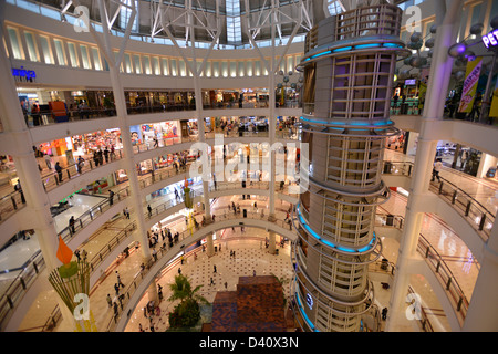 Asien Malaysia Kuala Lumpur Suria KLCC Shopping Mall im Petronas Towers Stockfoto