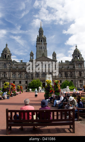 George Square in Glasgow mit City Chambers im Hintergrund. Stockfoto