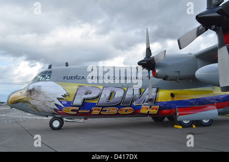Lockheed C - 130H Hercules, betrieben von der kolumbianischen Luftwaffe auf dem Display auf der Farnborough International Airshow 2012 Stockfoto