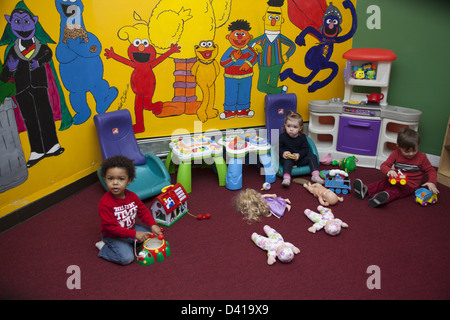 Smart Kids Are Us, einer multikulturellen Kindergarten und frühen Learning Center in Brooklyn, New York. Stockfoto