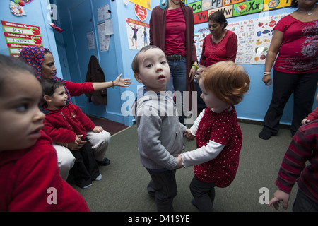 Smart Kids Are Us, einer multikulturellen Kindergarten und frühen Learning Center in Brooklyn, New York. Stockfoto