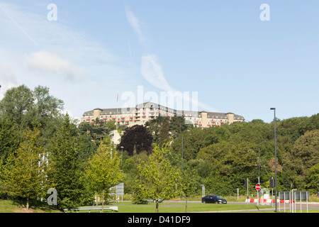 Celtic Manor Resorthotel von der Ausfahrt 24 der M4 in der Nähe von Newport, South Wales angesehen.  Es war Gastgeber des Ryder Cup 2010. Stockfoto