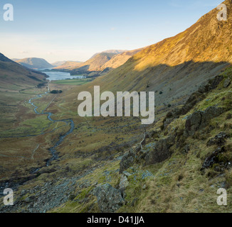 Zeigen Sie bis hin zu Buttermere und Crummock Wasser aus Heu stapeln, Cumbria, Nationalpark Lake District, England, UK an Stockfoto