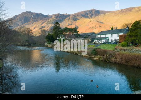 Grange Brücke über Fluss Derwent, Cumbria, Lake District, England, UK Stockfoto