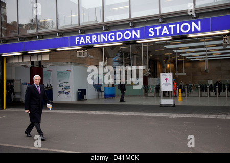 Neuer Eingang Farringdon Station in London, UK. Stockfoto