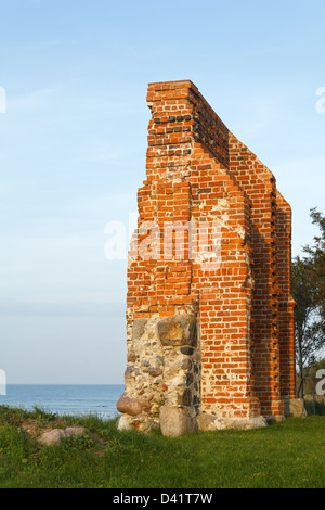 Hoff auf der Ostsee, Polen, Ruinen der St.-Nikolaus-Kirche Stockfoto