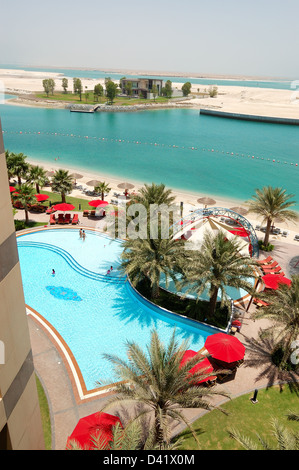 Der Strand des Luxushotels, Abu Dhabi, Vereinigte Arabische Emirate Stockfoto